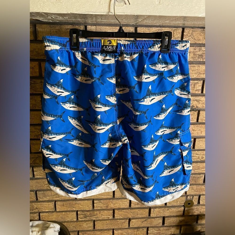 Fish swim short‎ - Picture 4 of 6